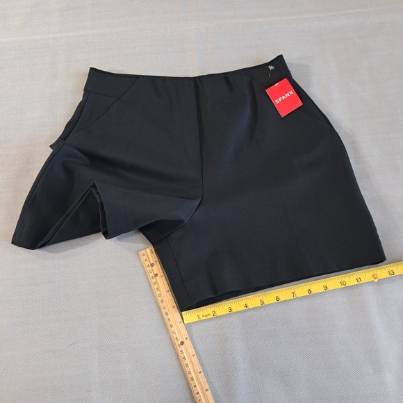 SPANX Women's Shorts M‎ Classic Black The Perfect A-Line Short - Picture 8 of 11